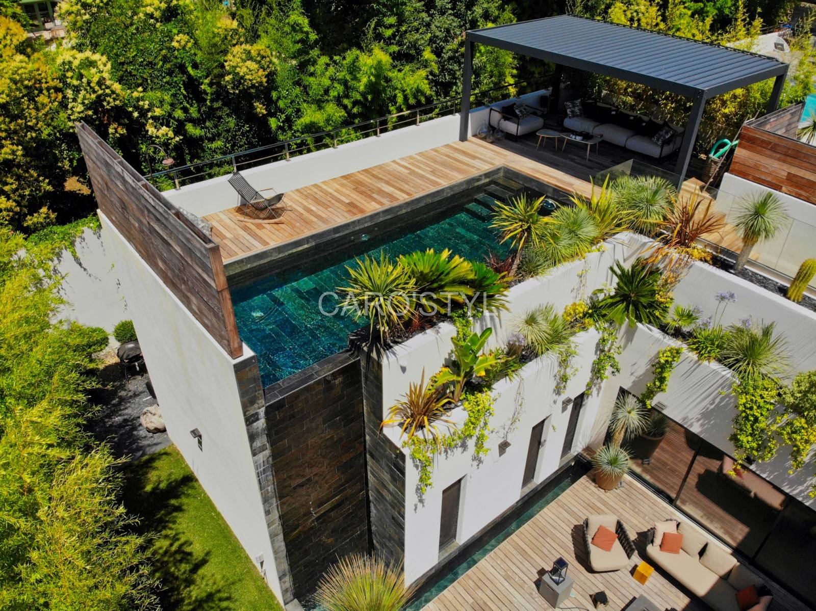 Réalisation piscine pierre naturelle La Seyne Carostyl 