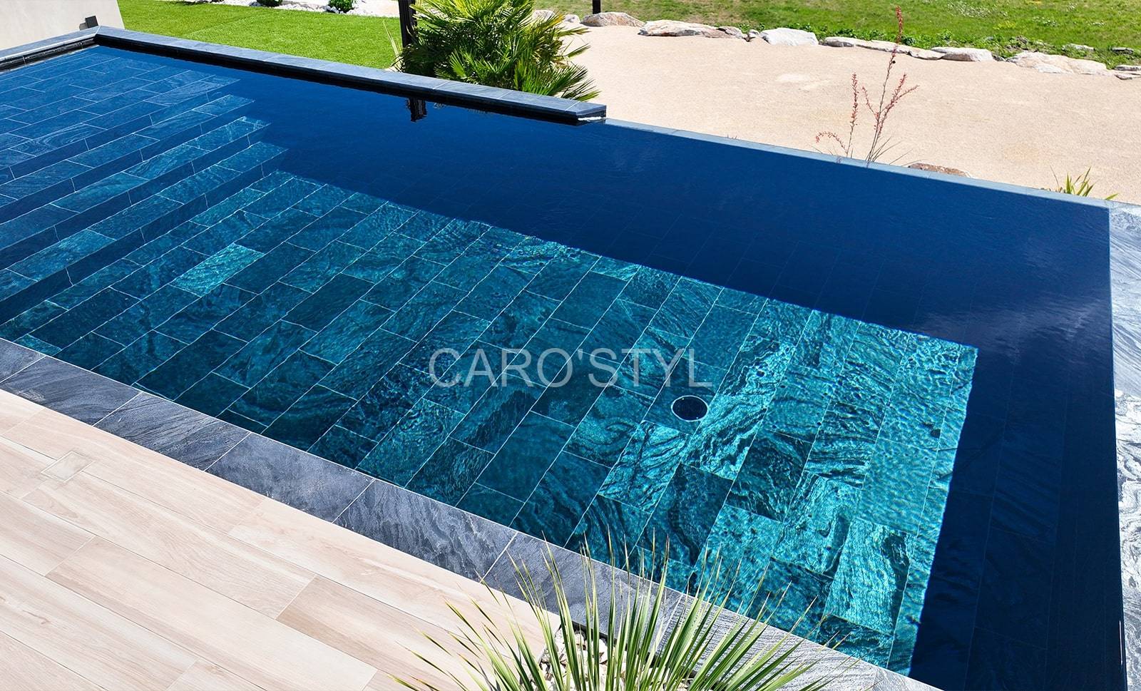 Pierre naturelle Silver grey piscine noire Arcachon