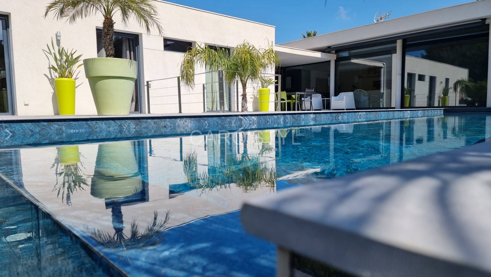 CARRELAGE DE PORQUEROLLES BLEU AZUR