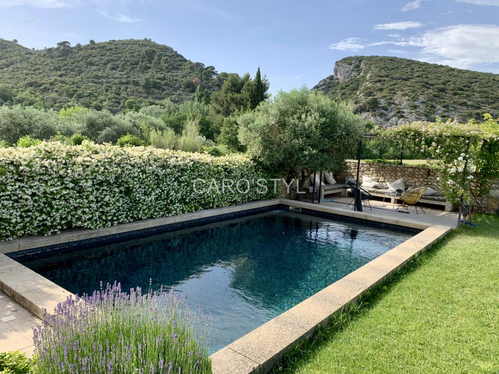 Mosaïque Reviglass Karma Aquarela pour une eau de piscine verte à la Seyne-sur-Mer