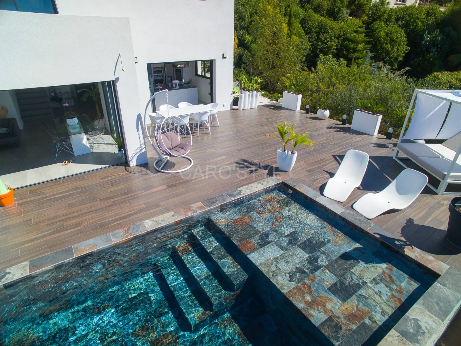 Carrelage piscine green bali et terasse imitation bois Hérault