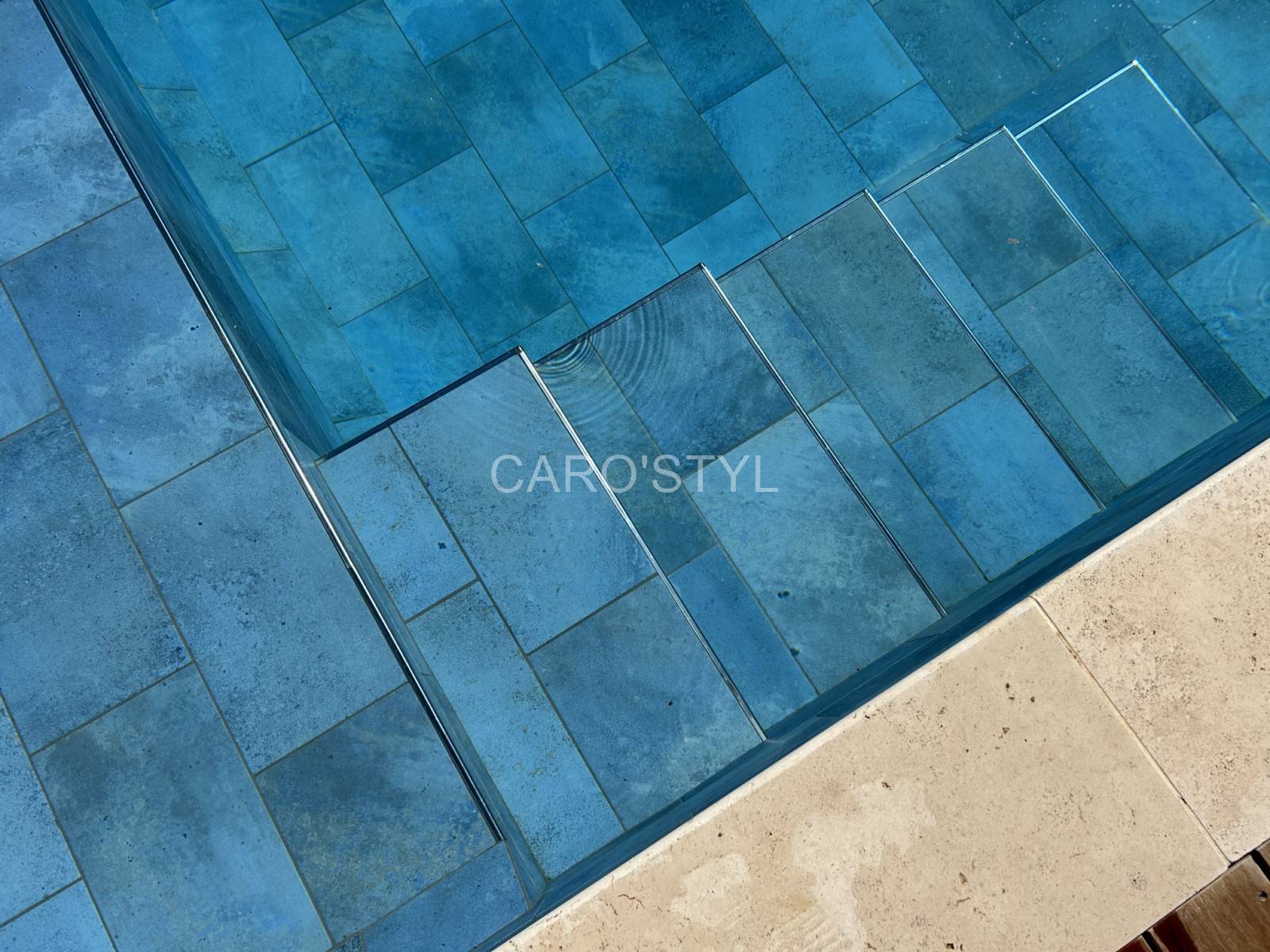 showroom piscine La Seyne carrelage grès cérame émaillé bleu Bora turquoise