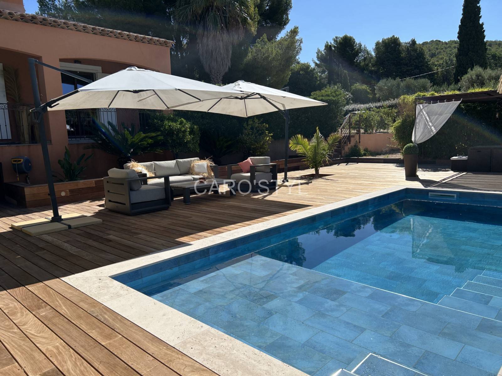 carrelage CERLAT SAMOA AQUA grès cérame 25x46 rendu turquoise en faible profondeur