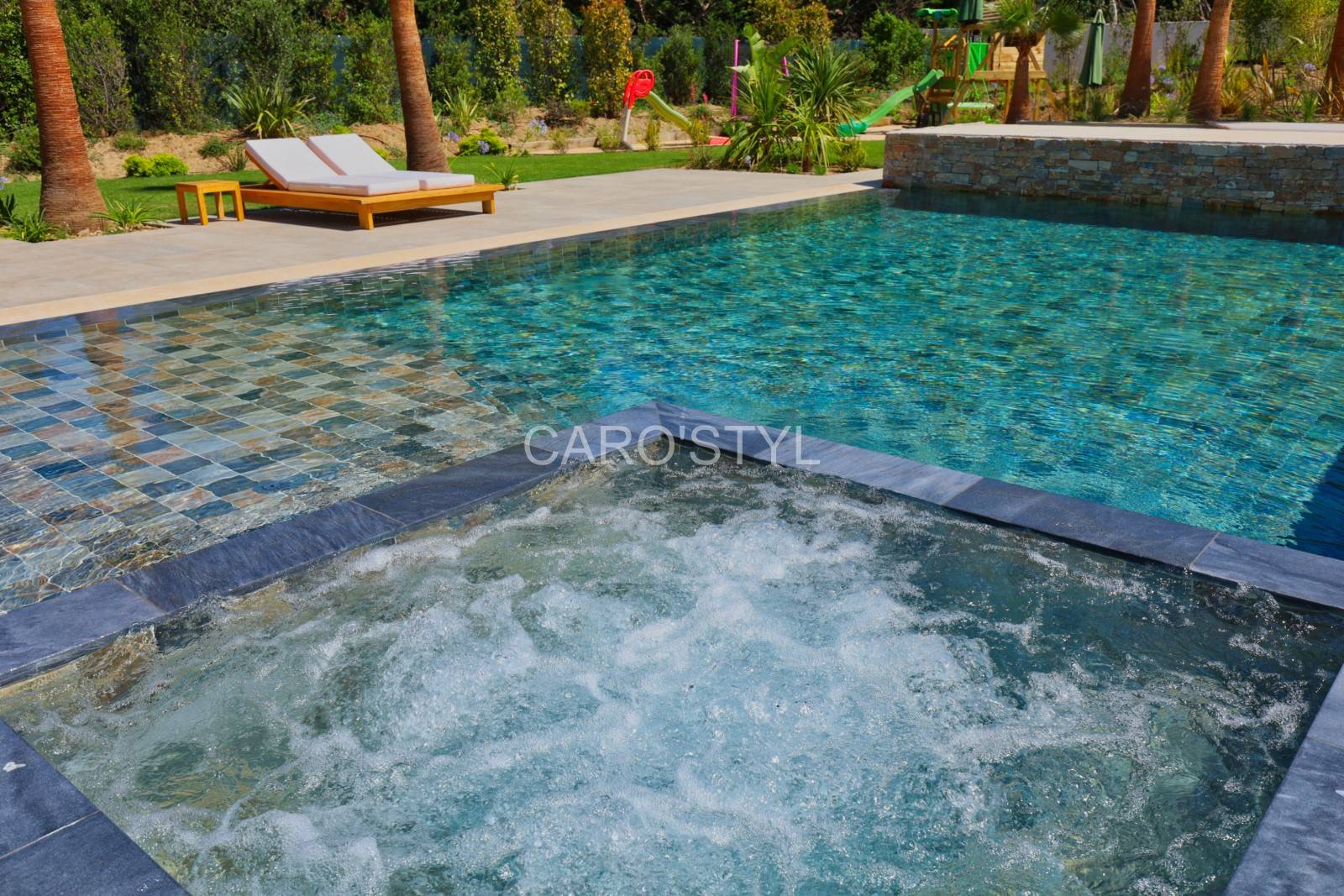 Venez profiter de notre promotion sur le carrelage piscine 