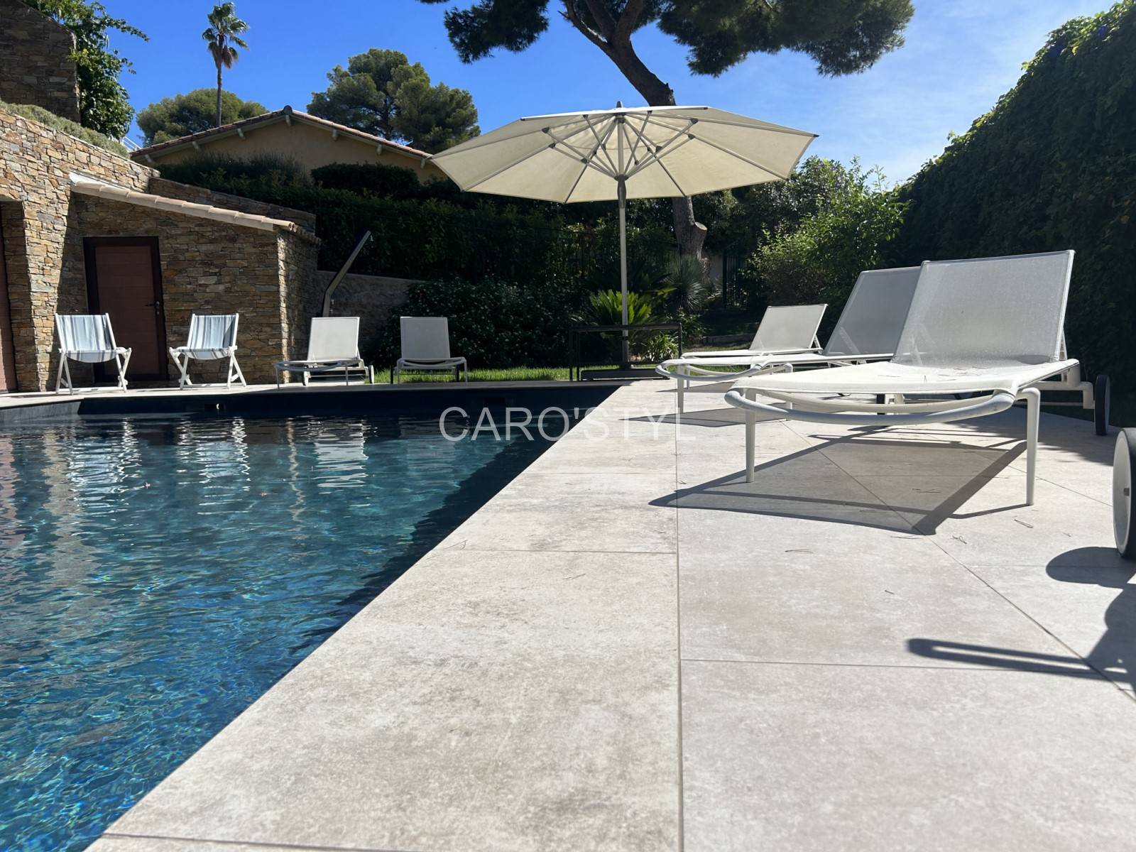 Carrelage finition lisse à Fréjus