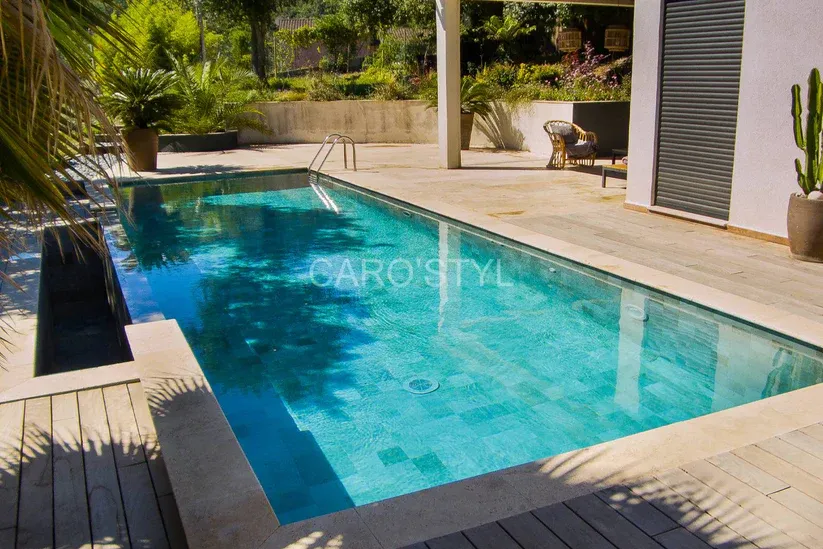 travertin extérieur margelle droite 3 cm grès naturel piscine moderne pose collée