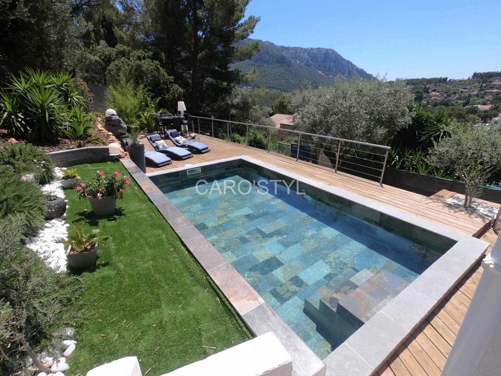 Comment poser un carrelage de piscine, près de Saint-Aygulf 83 Var