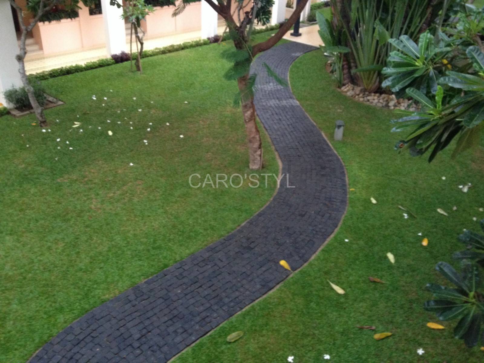 Comment poser des pavés autobloquants sur une pelouse, près de Carqueiranne 83 Var