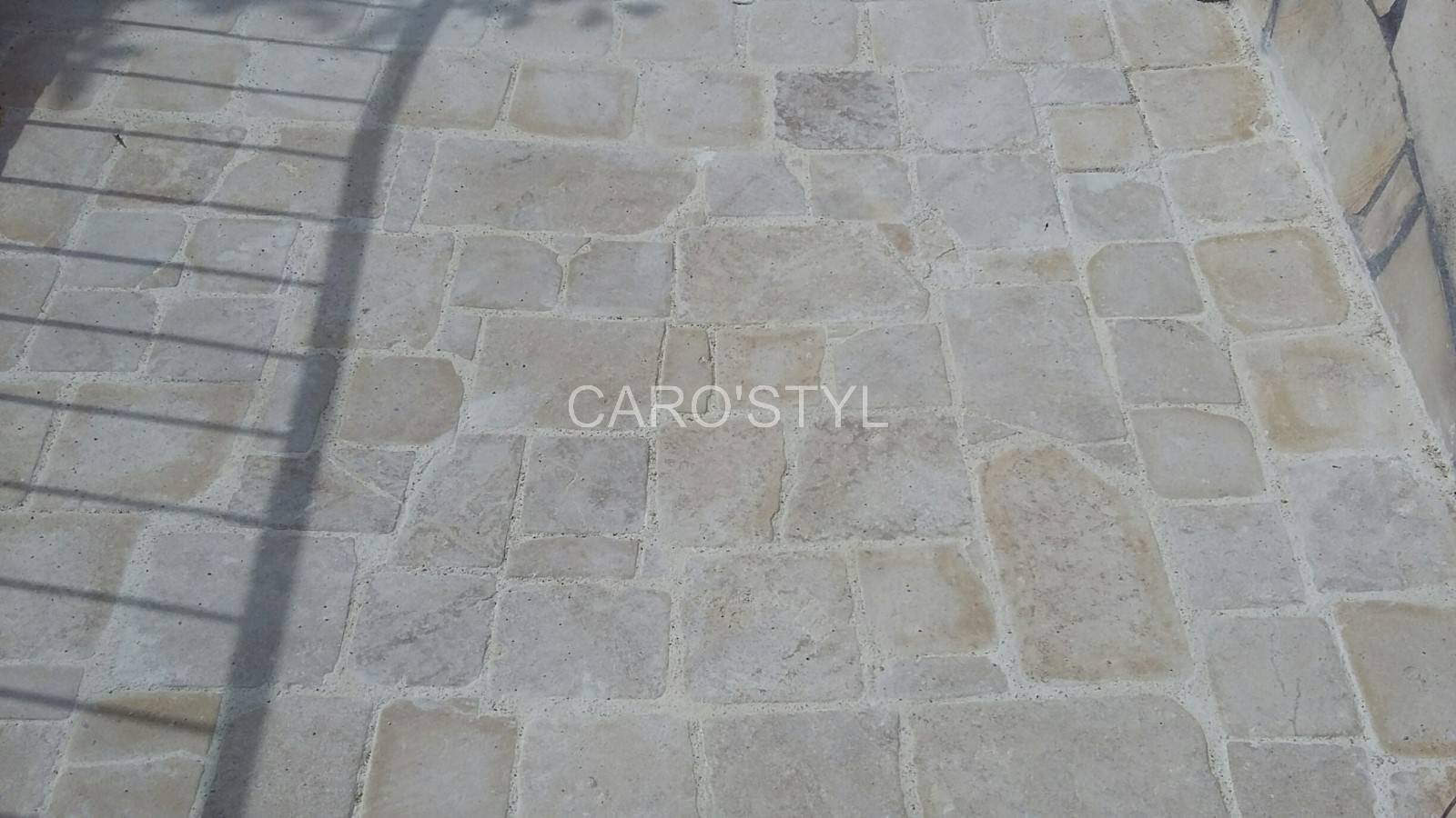 Construire une allée carrossable en pierre de Bourgogne vieillie, vers le Beausset 83 Var