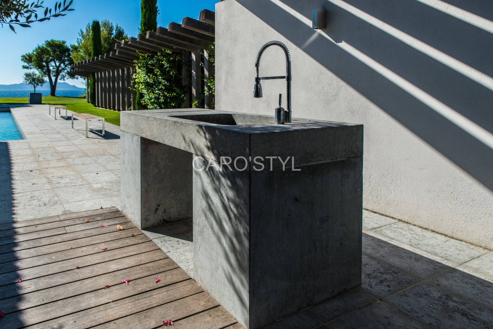 Fabricant d'évier en pierre naturelle, pour tous vos extérieurs et même vos intérieurs cuisines, à Saint-Tropez 83 Var