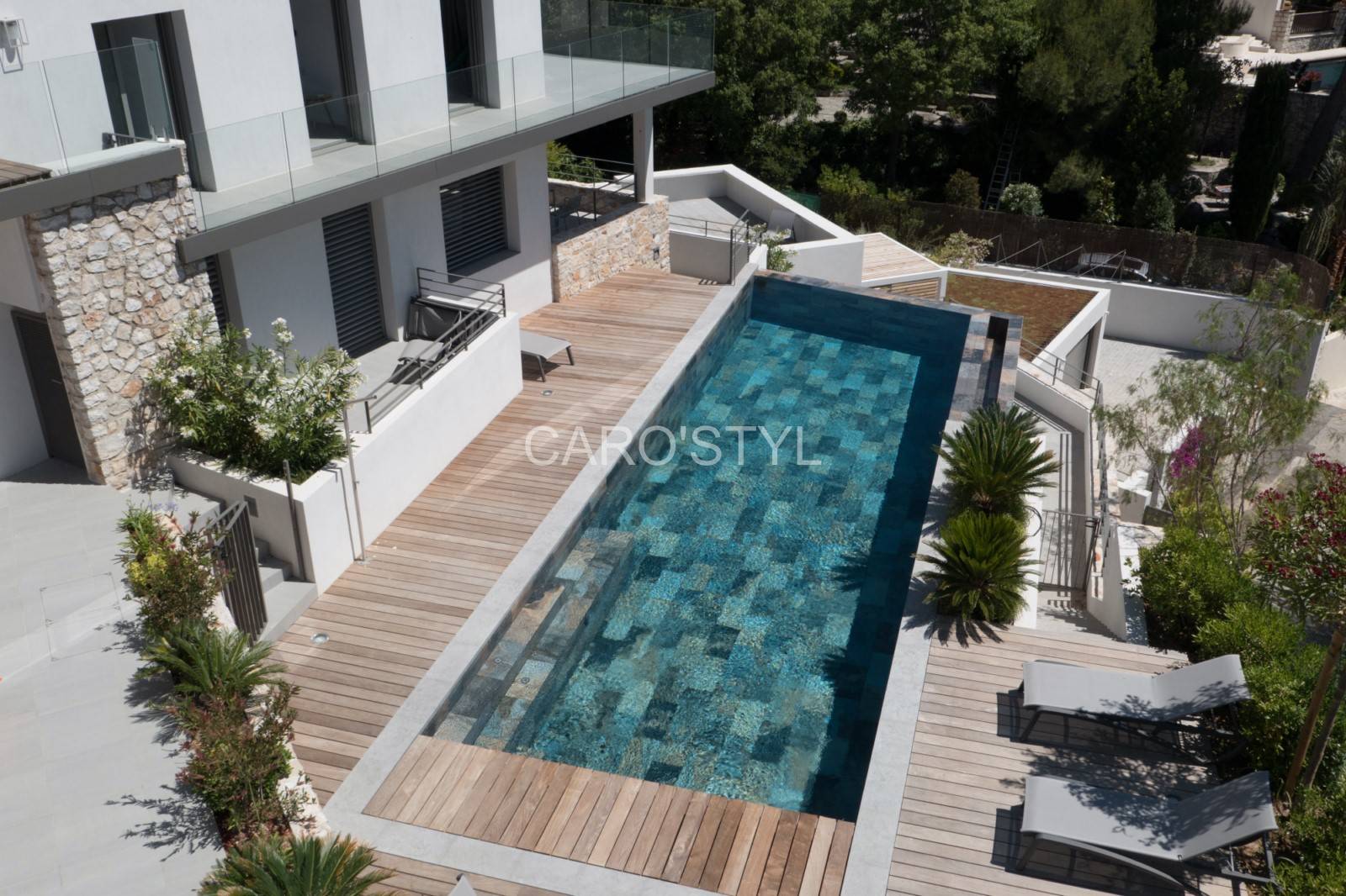 Où trouver du carrelage de Bali pour piscine dans le Var 83?