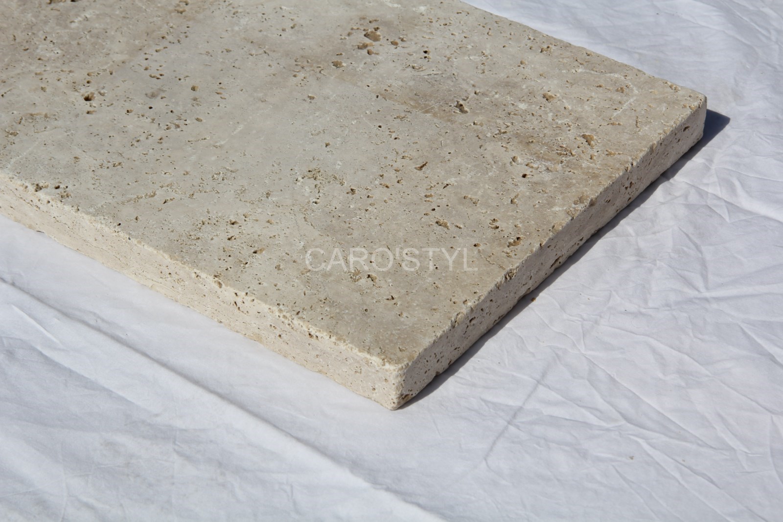 margelle de piscine en pierre naturelle de travertin pas cher vers nice 06 alpes maritimes