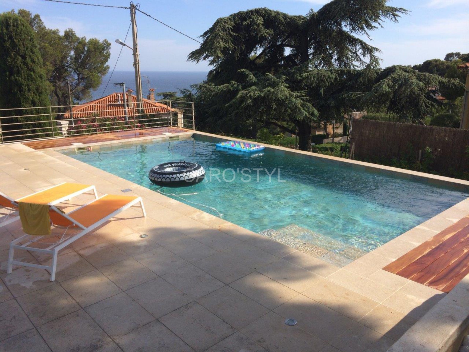 piscine en carrelage golden light 15x15 près de villeneuve loubet 06 alpes maritimes