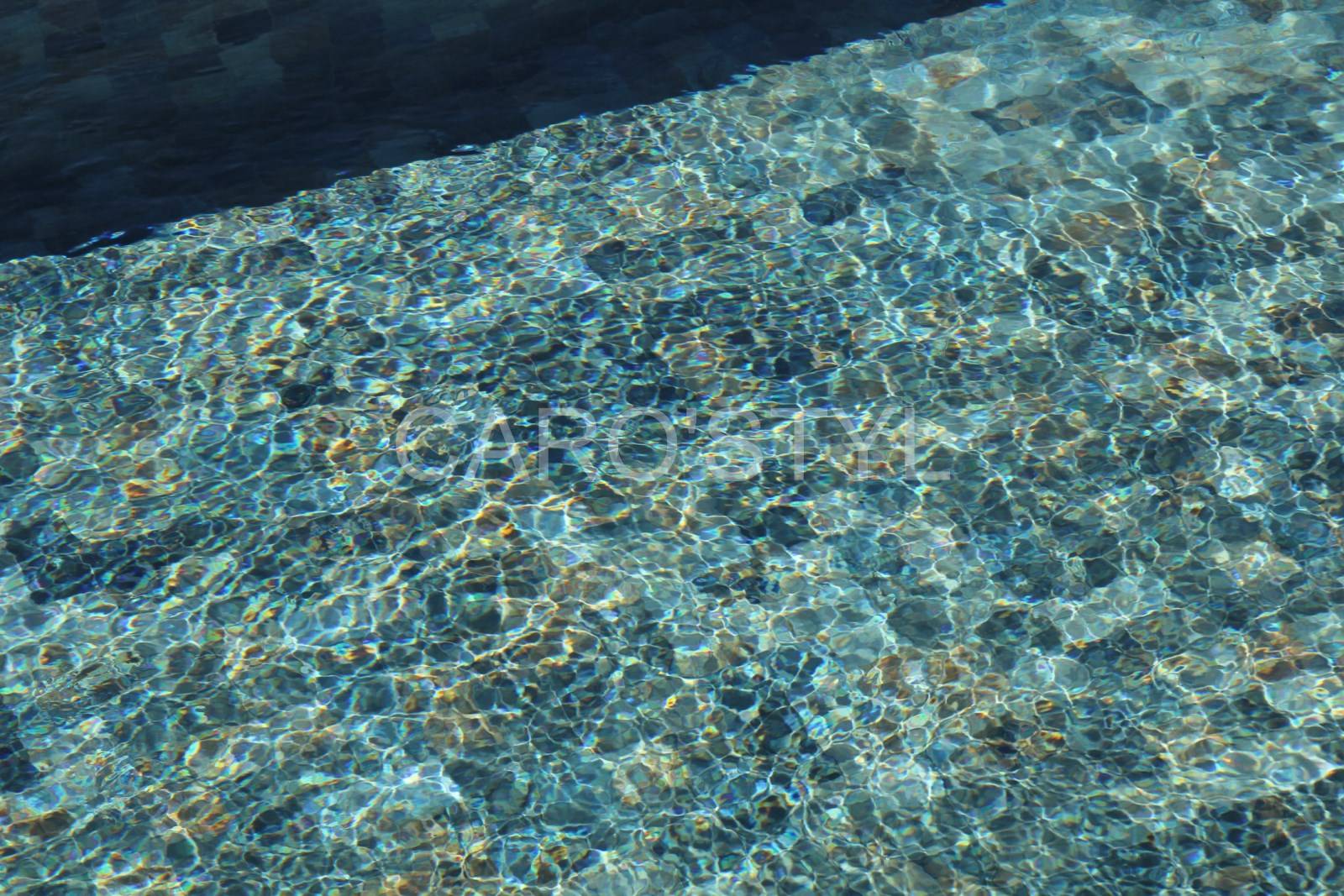 Carrelage de piscine mystique black, près de Saint-Raphaël 83700 Var