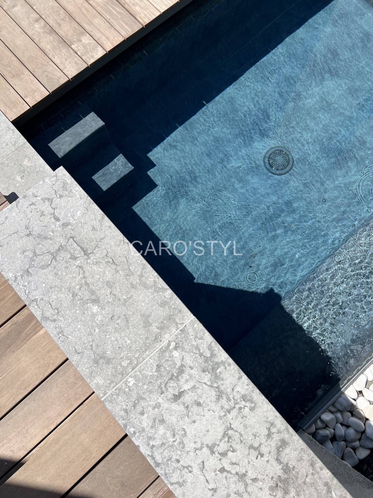 Margelle de piscine grise pour votre tour de piscine à Hyères