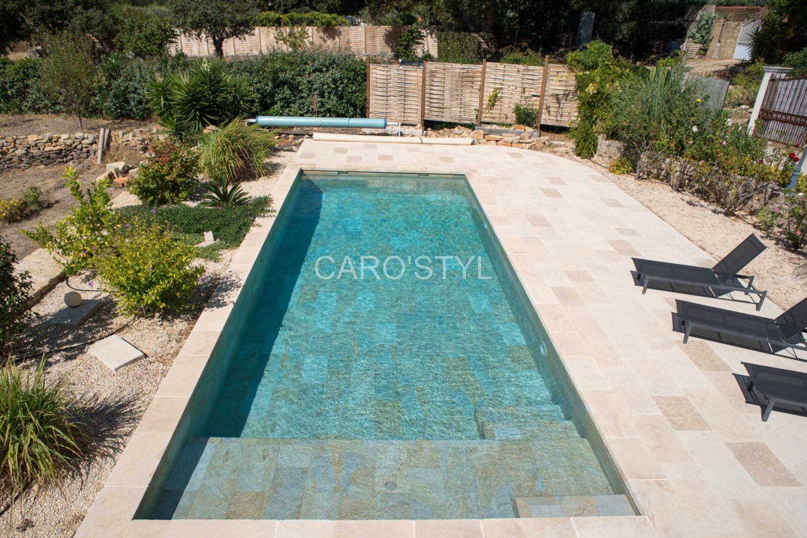 Carrelage sable de Phuket pour piscine pour une eau à l'effet naturel  La Croix Valmer 83