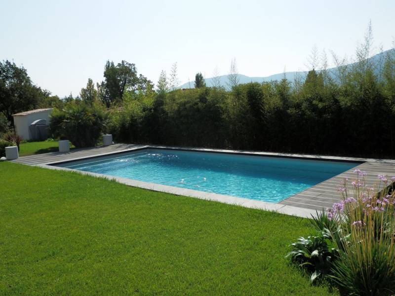 spécialiste de la piscine en béton monobloc, inter-piscines situé à gémenos 13 bouches du rhône